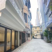 HIẾM,Chùa Láng,OTO đỗ cổng,view hồ, ân Xây,Thoáng 2 mặt,Nhà đẹp 45Mx5T 5 Tỷ hơn